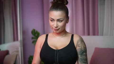 Amelia  online show from April 15, 2026, 6:48 pm