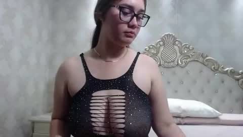 Amelia online show from July 2, 2026, 11:22 pm