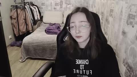 Snapshot of ameliakamishiro chatting on December 17, 2024, 2:33 pm Amelia online show from December 17, 2024, 2:33 pm