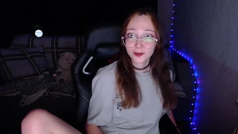 Snapshot of ameliakamishiro chatting on October 15, 2025, 9:04 pm Amelia online show from October 15, 2025, 9:04 pm