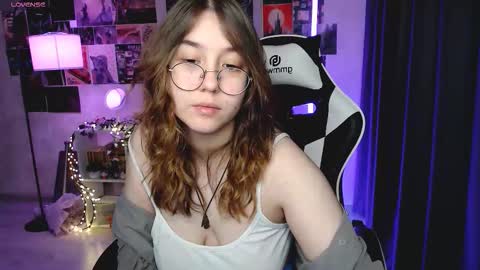 Amelia online show from December 15, 2025, 9:02 am