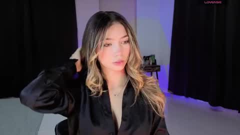 Snapshot of amelieaxie chatting on May 10, 2026, 3:33 am Isabella online show from May 10, 2026, 3:33 am