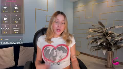 Snapshot of ameliegraham chatting on December 27, 2024, 2:22 pm Amelie Graham online show from December 27, 2024, 2:22 pm