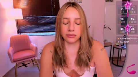 Snapshot of ameliegraham chatting on September 27, 2025, 8:03 pm Amelie Graham online show from September 27, 2025, 8:03 pm