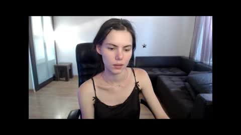 Amelie online show from September 8, 2025, 2:38 pm