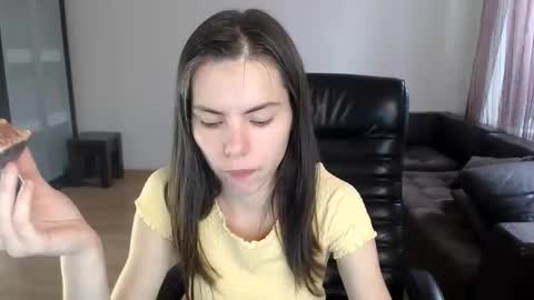 Amelie online show from September 12, 2025, 11:54 am