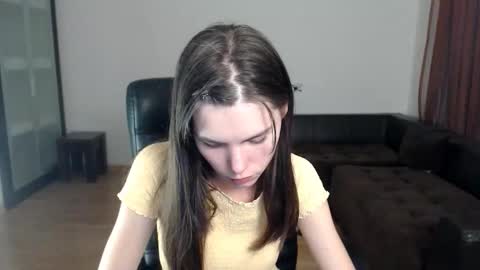 Amelie online show from September 22, 2025, 4:09 pm