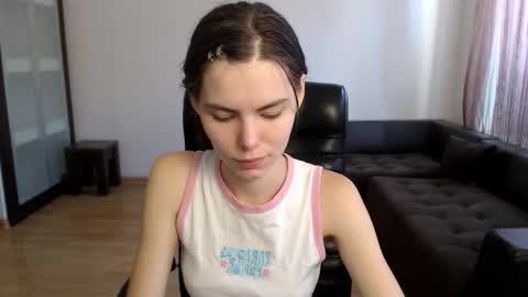 Amelie online show from September 23, 2025, 11:02 am