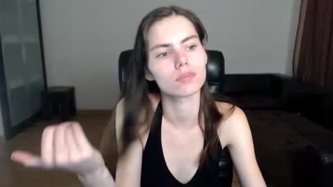 Amelie online show from September 24, 2025, 5:05 pm