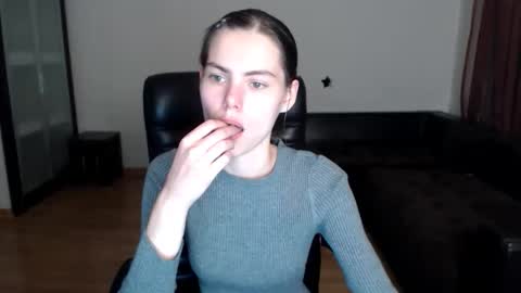 Amelie online show from September 25, 2025, 5:27 pm