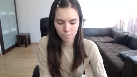 Amelie online show from October 10, 2025, 12:15 pm