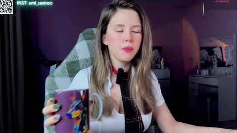 Ameliia castro online show from December 2, 2025, 7:03 am