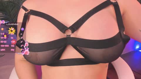 Amelie online show from January 30, 2025, 1:21 pm