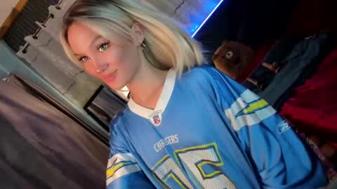 amelinckx online show from February 23, 2025, 7:49 pm