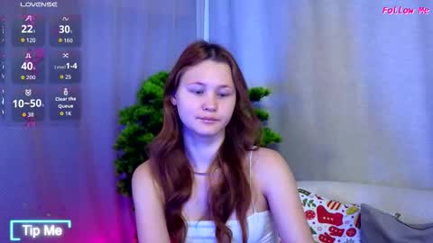 AmeliRoyse online show from December 21, 2025, 5:09 pm