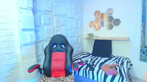 Amell Thomson online show from January 16, 2026, 11:25 am