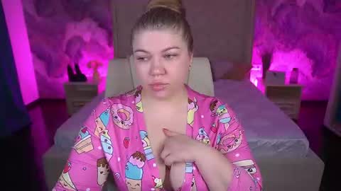 Snapshot of amellywhite chatting on June 17, 2026, 12:29 pm Alina online show from June 17, 2026, 12:29 pm