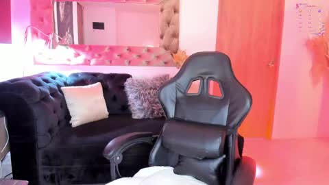          online show from April 16, 2026, 12:39 pm