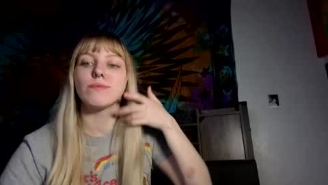 Snapshot of amethystmoon18 chatting on March 5, 2026, 4:30 am amethystmoon18 online show from March 5, 2026, 4:30 am