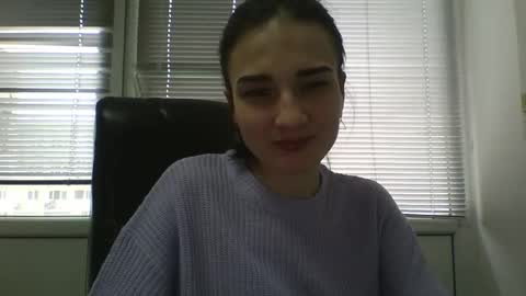 Julia  online show from February 19, 2025, 9:17 am