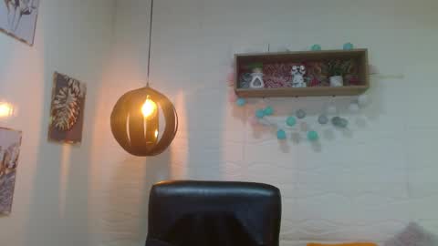 amethystshadow online show from April 19, 2026, 6:10 pm