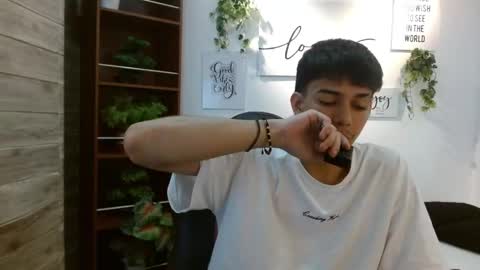 amethystshadow online show from April 22, 2026, 4:04 am