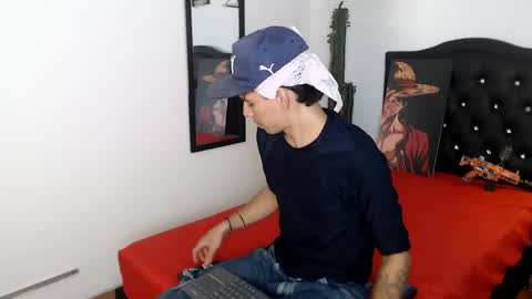 Snapshot of amethystshadow chatting on May 9, 2026, 10:15 pm amethystshadow online show from May 9, 2026, 10:15 pm