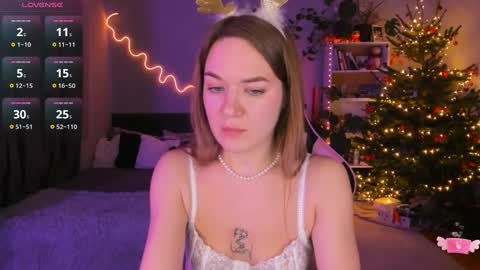 Snapshot of ami_amour_ chatting on December 28, 2024, 8:36 pm Hi-hi I am Kate welcome to my sexy room online show from December 28, 2024, 8:36 pm