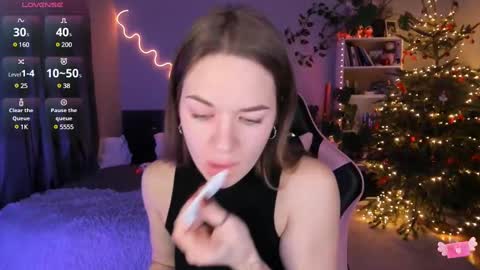 Snapshot of ami_amour_ chatting on January 24, 2025, 8:00 pm Hi-hi I am Kate welcome to my sexy room online show from January 24, 2025, 8:00 pm