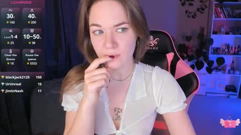 Snapshot of ami_amour_ chatting on March 11, 2025, 6:52 pm Hi-hi I am Kate welcome to my sexy room online show from March 11, 2025, 6:52 pm