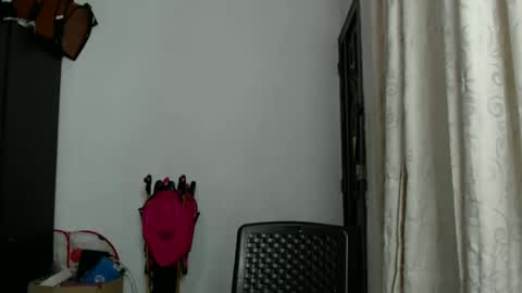 ami_rosee online show from December 11, 2024, 7:20 am