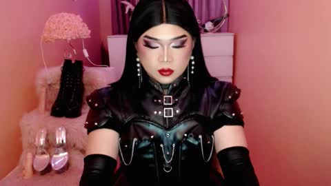 Queen Mireska online show from September 14, 2025, 3:22 pm