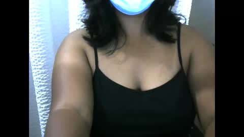 amichouu online show from December 17, 2025, 9:54 pm