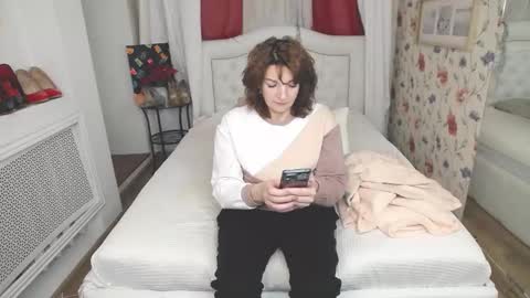 Ami online show from December 15, 2025, 5:44 am