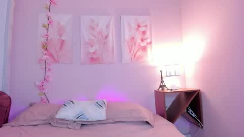 Snapshot of amiiclark chatting on February 7, 2026, 7:06 pm AmiiClark online show from February 7, 2026, 7:06 pm