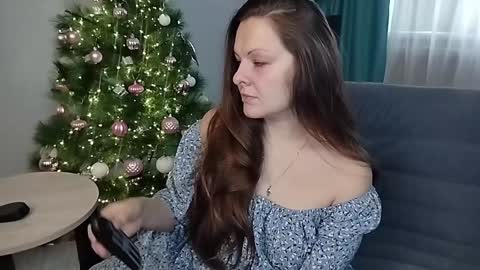 Mila online show from January 13, 2025, 5:44 am