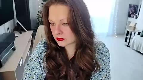 Mila online show from February 3, 2026, 6:22 am