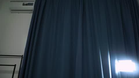 Snapshot of amilifox1 chatting on July 28, 2026, 6:20 pm amilifox1 online show from July 28, 2026, 6:20 pm