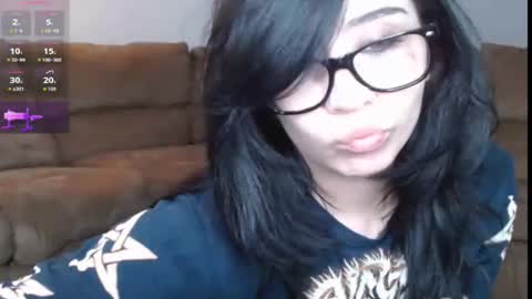 Snapshot of amilustxx chatting on May 31, 2026, 6:42 pm amilust online show from May 31, 2026, 6:42 pm