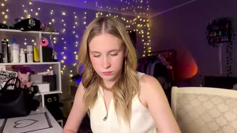 Amily online show from March 15, 2026, 2:45 pm