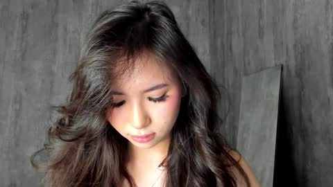 Amina online show from January 29, 2025, 1:49 pm