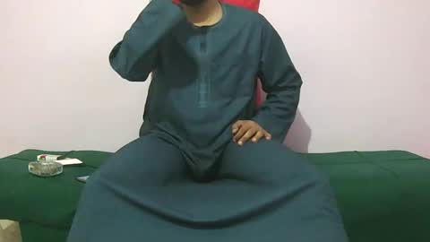 Amir online show from December 15, 2025, 7:51 pm