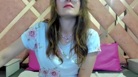 Snapshot of amira_xx2 chatting on June 26, 2026, 1:04 pm amira xx2 online show from June 26, 2026, 1:04 pm