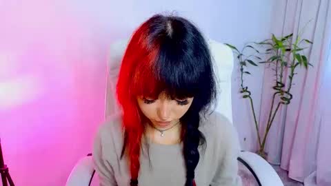 Snapshot of amiraaa__ chatting on February 8, 2026, 11:02 am online show from February 8, 2026, 11:02 am