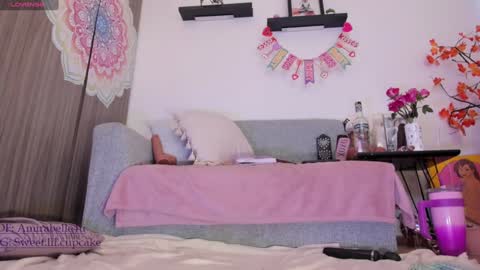 AMIIRA online show from September 17, 2025, 9:49 pm