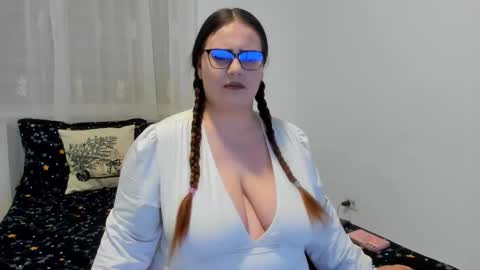 Amira Vyxen online show from March 1, 2026, 5:04 pm