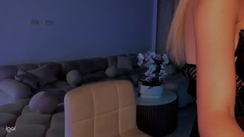 Snapshot of ammy_oxford chatting on February 20, 2025, 12:19 am Ammy online show from February 20, 2025, 12:19 am