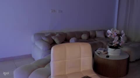 Snapshot of ammy_oxford chatting on March 8, 2025, 2:01 am Ammy online show from March 8, 2025, 2:01 am