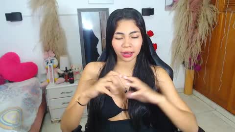 Snapshot of ammyy_wood_ chatting on October 9, 2025, 5:05 am ammyy_wood_ online show from October 9, 2025, 5:05 am