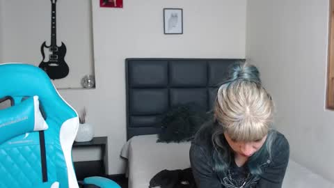 Amnesia online show from November 5, 2025, 1:00 pm